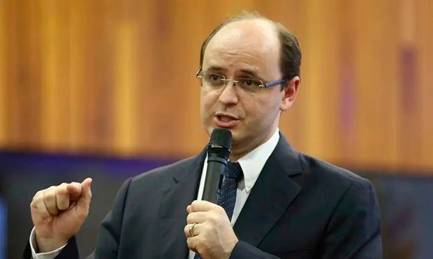 Secretário de Educação de Rondônia Massud Jorge Badra Neto exonerado após auditoria do TCE-RO em contrato de R$ 12,6 milhões