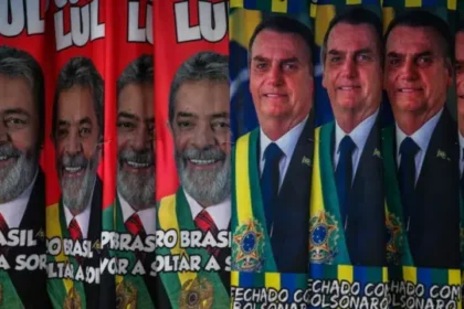 Secretário maranhense em coletiva ao lado de viaturas da PM, com ícone de WhatsApp e balão "brincadeira" sobreposto