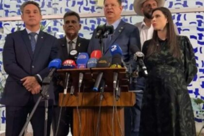 Deputado Sóstenes Cavalcante (PL-RJ) discursa na Câmara dos Deputados criticando cobertura da imprensa sobre família Bolsonaro nos EUA