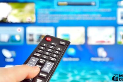 Logotipo da TV Integração sobre tela de smartphone exibindo o portal g1 Triângulo com grade de telejornais locais ao vivo