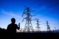 Torres de transmissão caídas após tempestades extremas no Brasil