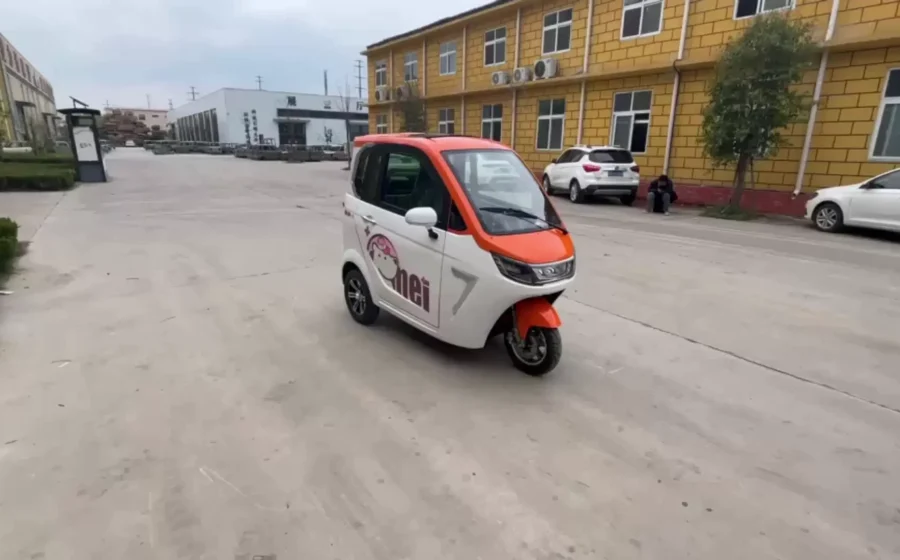 Triciclo elétrico Telufu GT5 chinês com cabine fechada e ar-condicionado