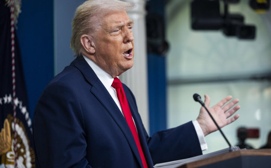 Donald Trump anuncia Jay Clayton como czar da IA com prazo de 120 dias para liderança dos EUA