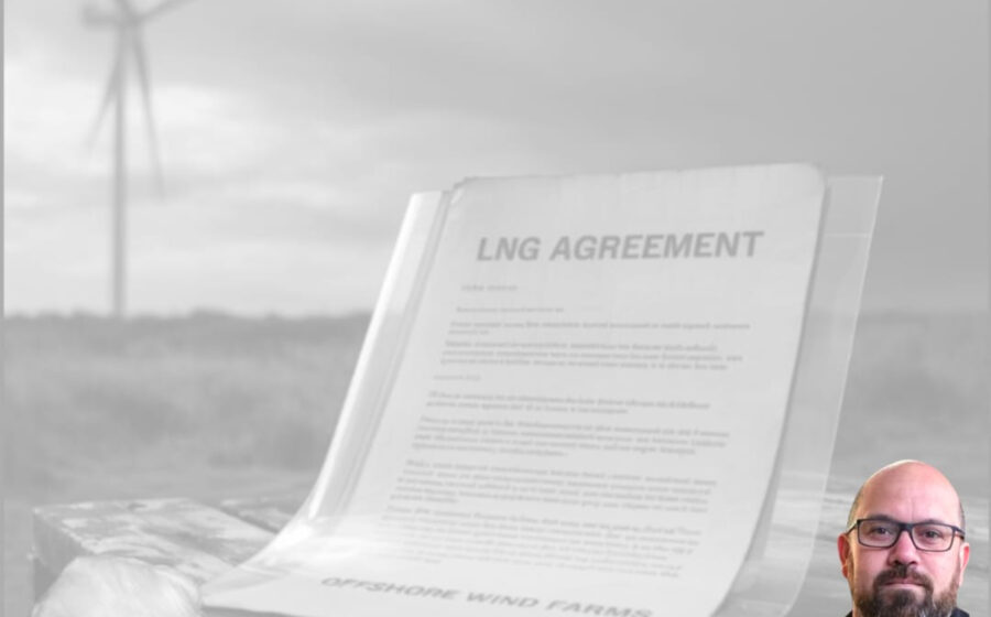 Parque eólico offshore com turbinas no oceano sob céu nublado, representando projetos ameaçados por revisão de licenças do governo Trump