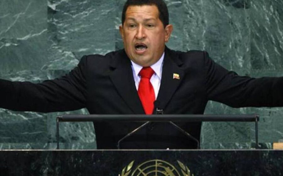 Bandeira da Venezuela e EUA com gráfico financeiro de alta, símbolo de investimento