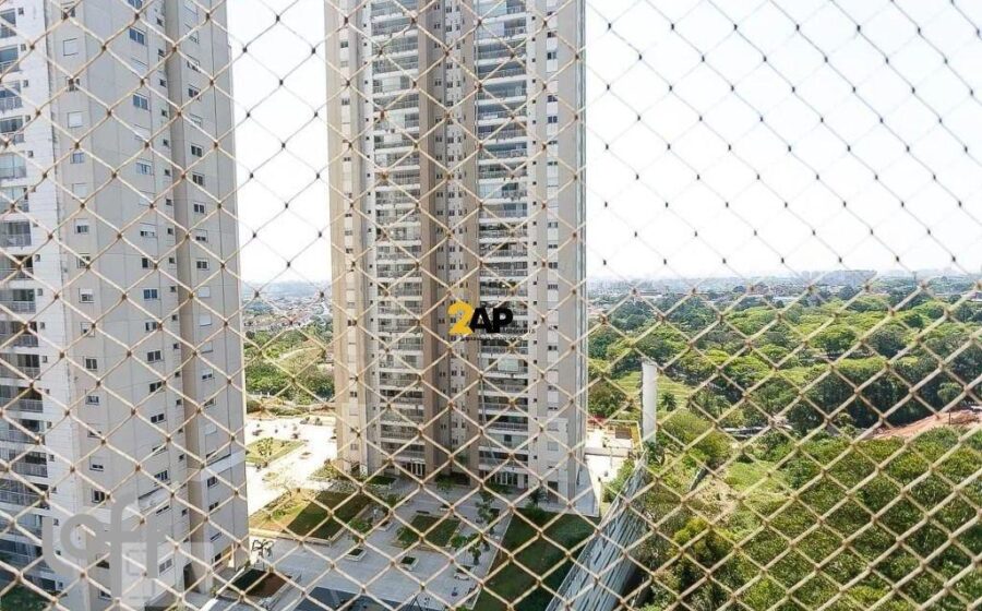 Vila Sônia zona oeste São Paulo: canteiro de obras residenciais próximo à estação de metrô