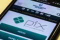 Senador Flávio Bolsonaro apresenta programa Vira Pix com promessa de cashback universal via Pix