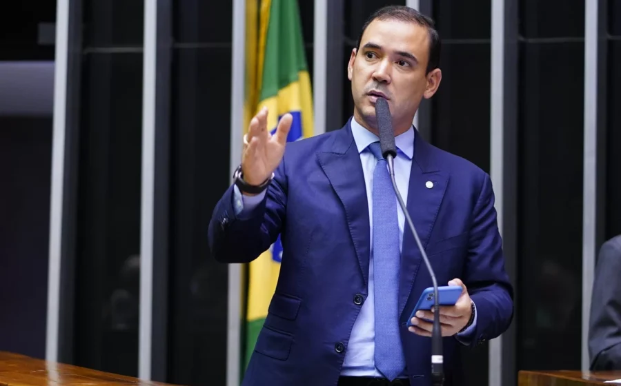 Vicentinho Junior comemora vitória no segundo turno para governador do Tocantins