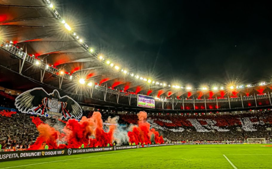 Jogadores do Flamengo comemoram gol da vitória por 3 a 2 contra Atlético-MG no Maracanã pela 32ª rodada do Brasileirão 2024