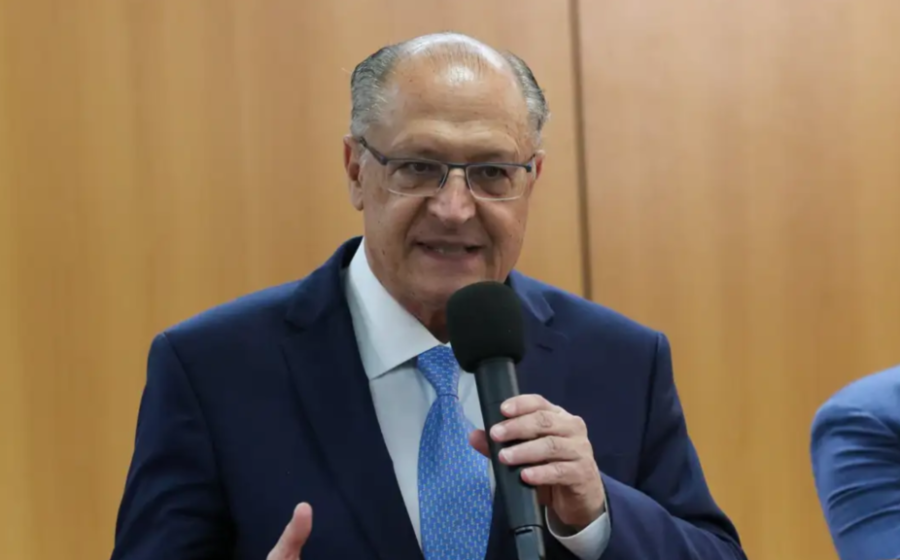 Trump e Alckmin em destaque: tensão diplomática após eleição brasileira