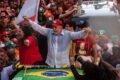 Apoiadores de Lula comemoram vitória em Nova Pádua, cidade onde Bolsonaro teve 90% dos votos