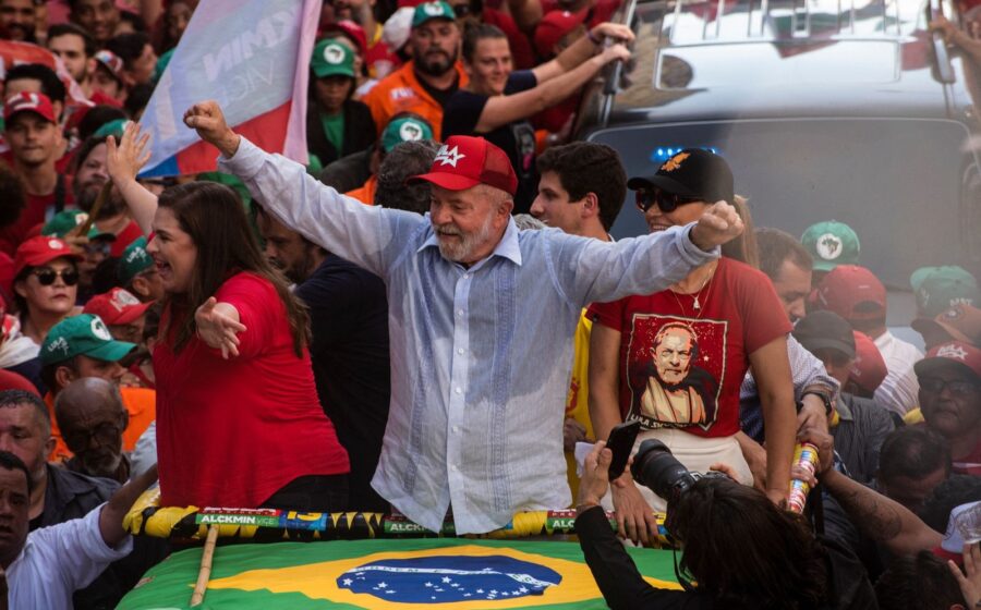 Apoiadores de Lula comemoram vitória em Nova Pádua, cidade onde Bolsonaro teve 90% dos votos