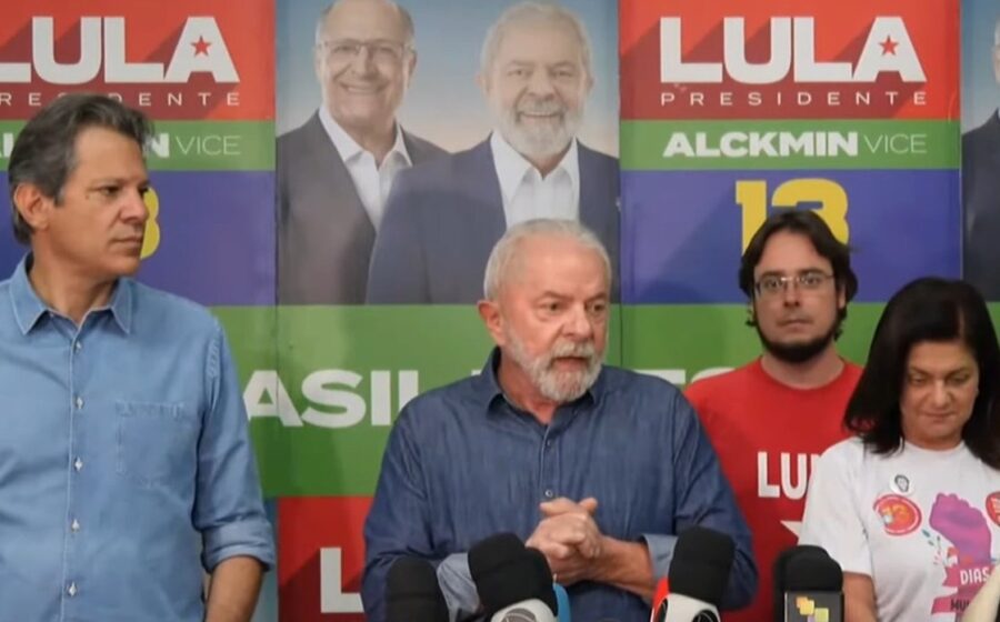 Trabalhadores brasileiros preocupados com assédio eleitoral no ambiente de trabalho após eleições