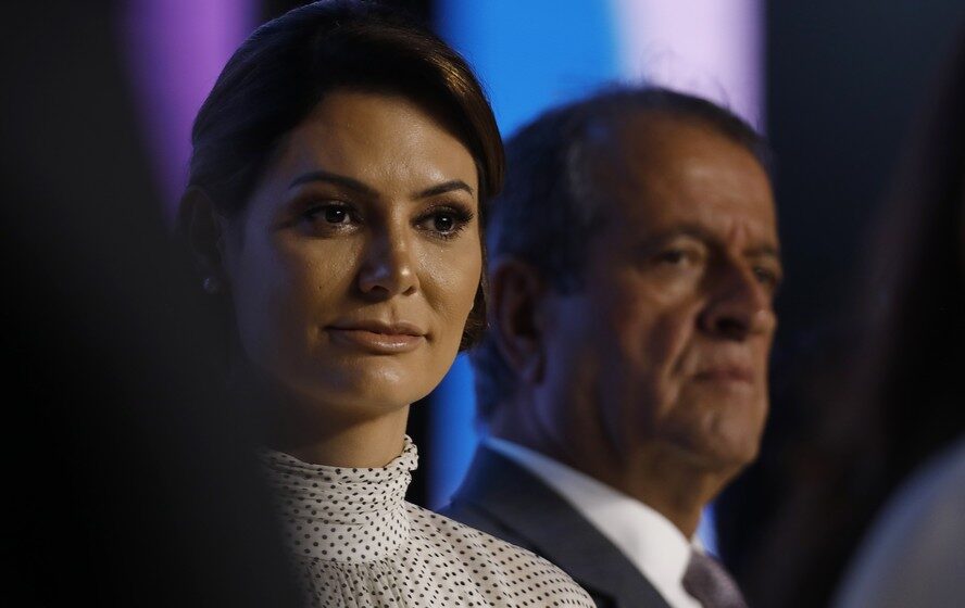 Valdemar Costa Neto e Michelle Bolsonaro em reunião a portas fechadas na sede nacional do PL