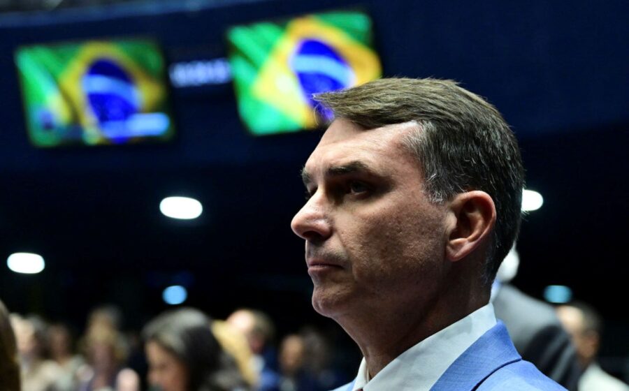 Ilustração sobre vácuo de poder na direita brasileira pós-derrota de Flávio Bolsonaro