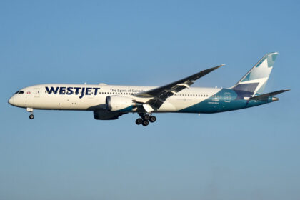 WestJet Boeing 787 Dreamliner decolando de Guarulhos rumo a Calgary