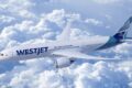 Aeronave WestJet Boeing 787 Dreamliner no aeroporto de Guarulhos com rota Brasil-Canadá