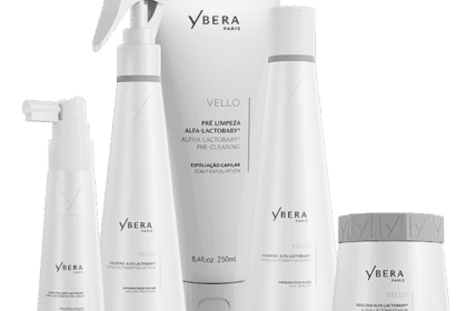 Mulher brasileira testando produtos Ybera K-Beauty em laboratório com tecnologia coreana